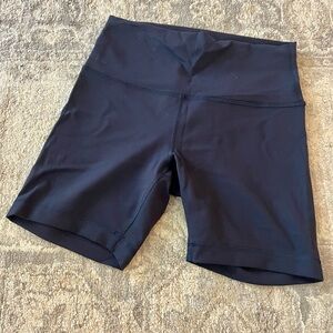Lululemon Wunder Train High-Rise Short 6"